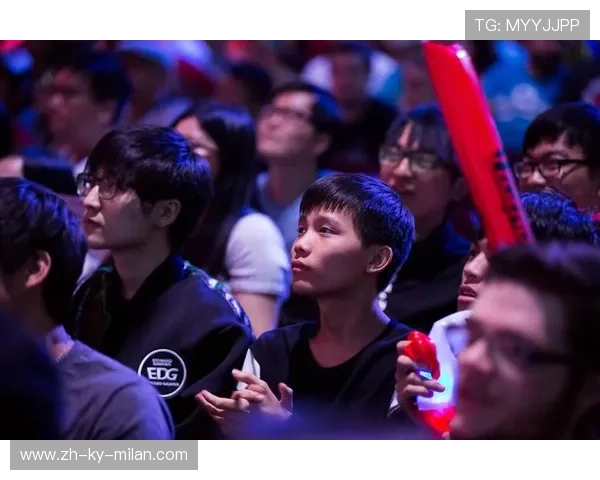 《英雄联盟季中赛，跨界对决点燃热血激情》，英雄联盟季中比赛